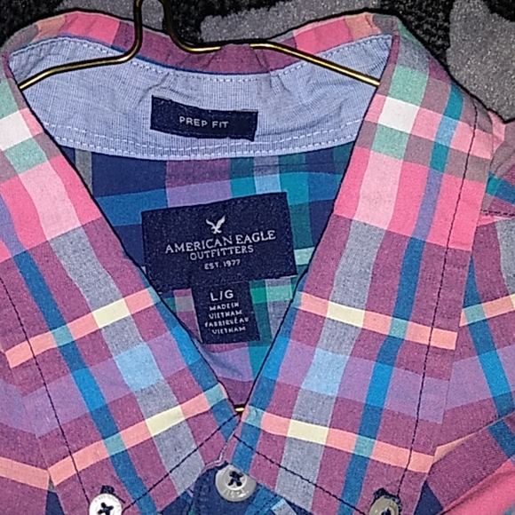 2 american eagle button downs EUC - Picture 4 of 5